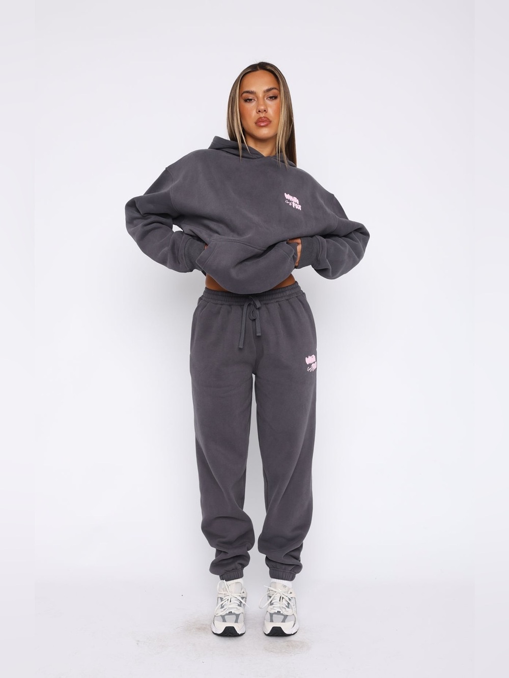 White Fox Capsule 9 Star Of The Moment Sweatpants - Volcanic - Picture 2 of 7